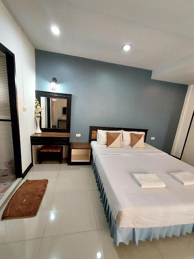 Traveller Inn Hotel Чиангмай Екстериор снимка