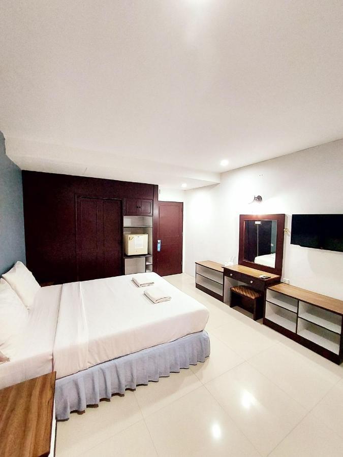 Traveller Inn Hotel Чиангмай Екстериор снимка
