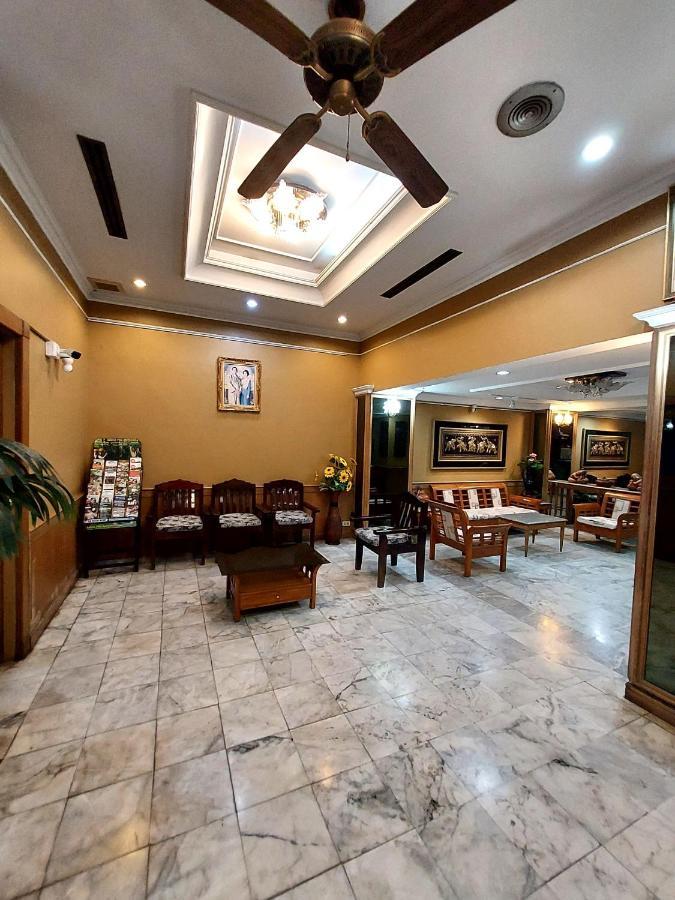 Traveller Inn Hotel Чиангмай Екстериор снимка