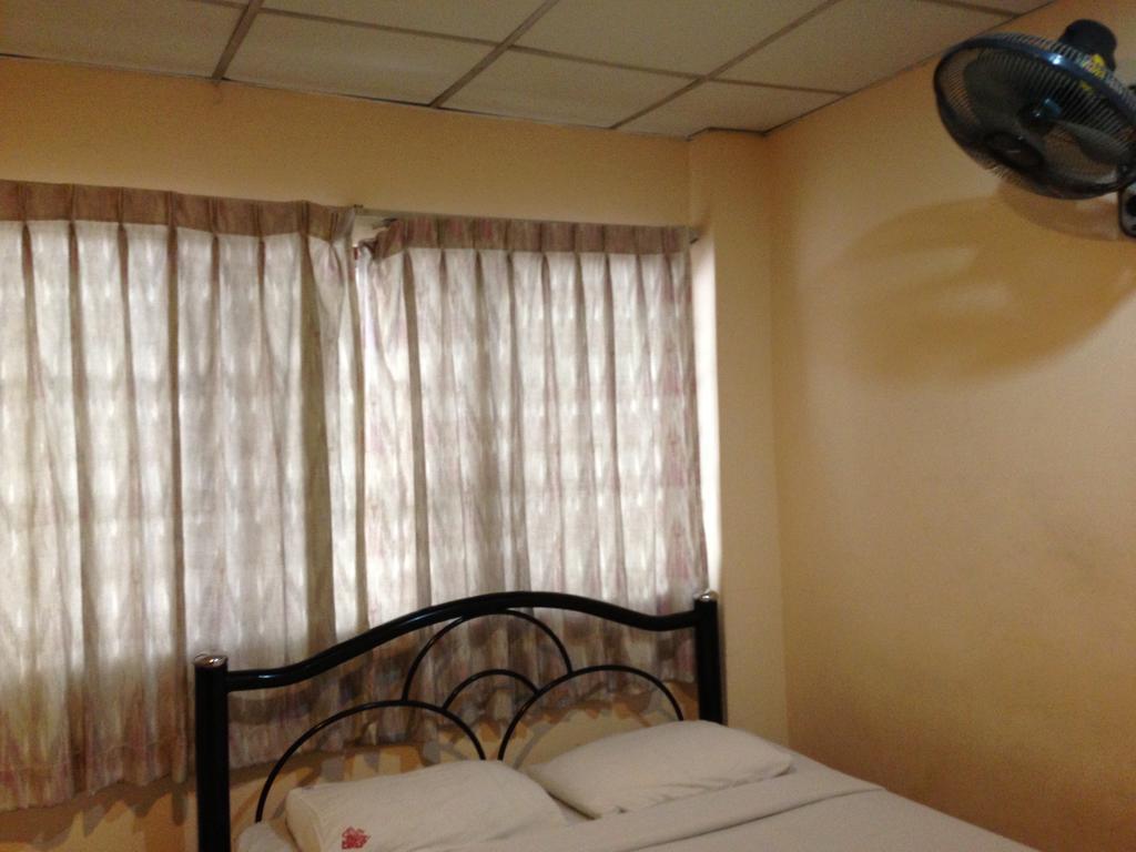 Traveller Inn Hotel Чиангмай Екстериор снимка